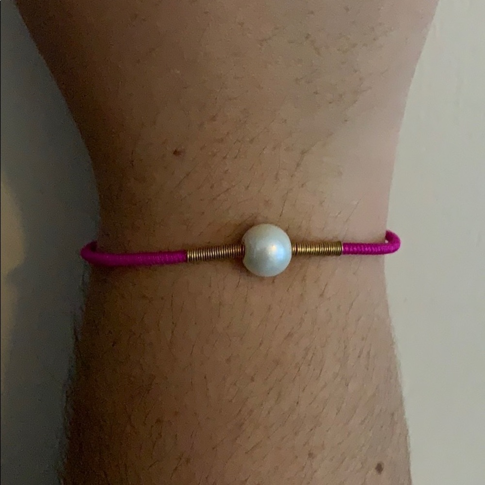 Alvaro Avila Bracelet w/ Pearl - Fuschia
